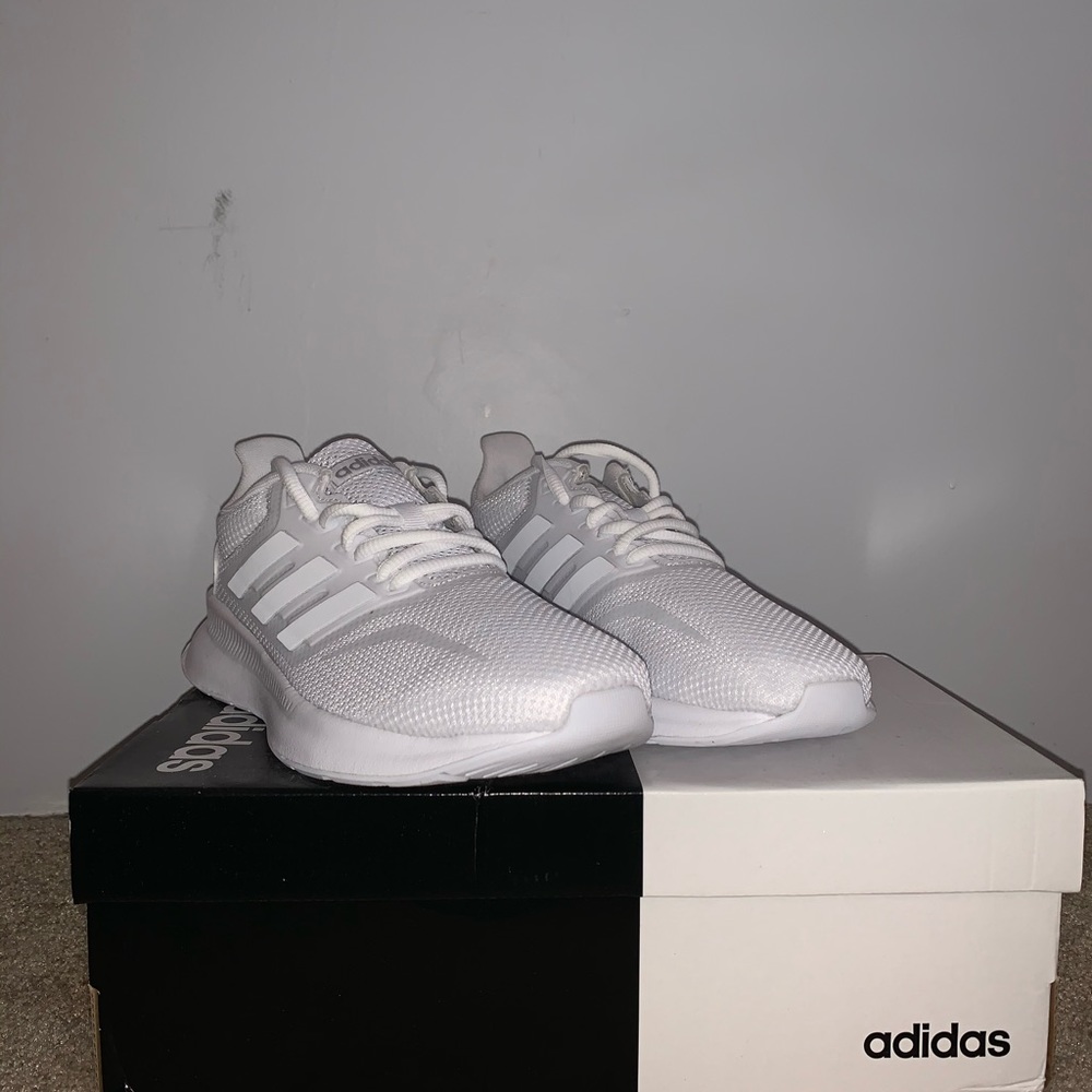Adidas (Runfalcon)